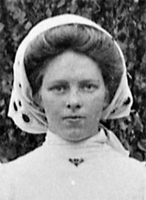 brita_paulina_halvarsson_f1890.jpg