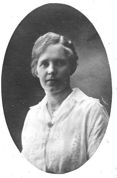  Hulda Kristina Halvarsson 1897-1975