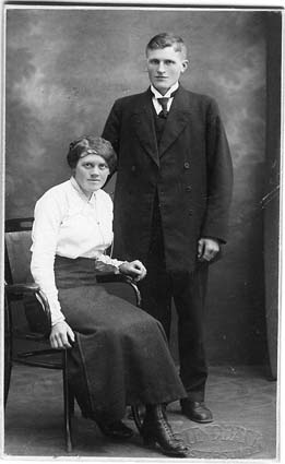 sigrid_marta_olofsson_f1895_och_erik_ludvig_edin_f1891.jpg
